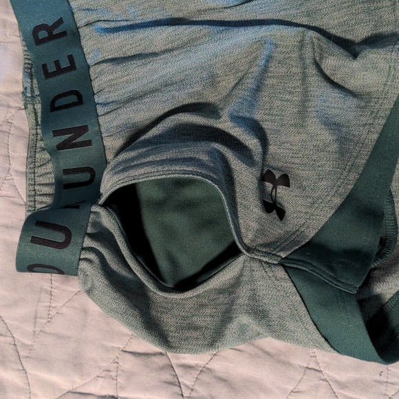 Under Armour shorts size xs - Picture 4 of 4